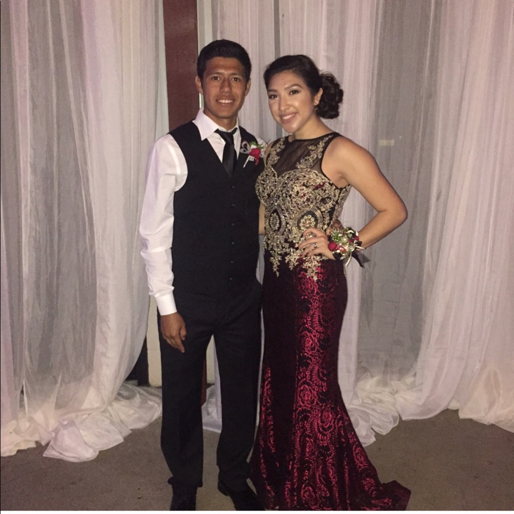 Prom dresses! - Picture 3 of 7